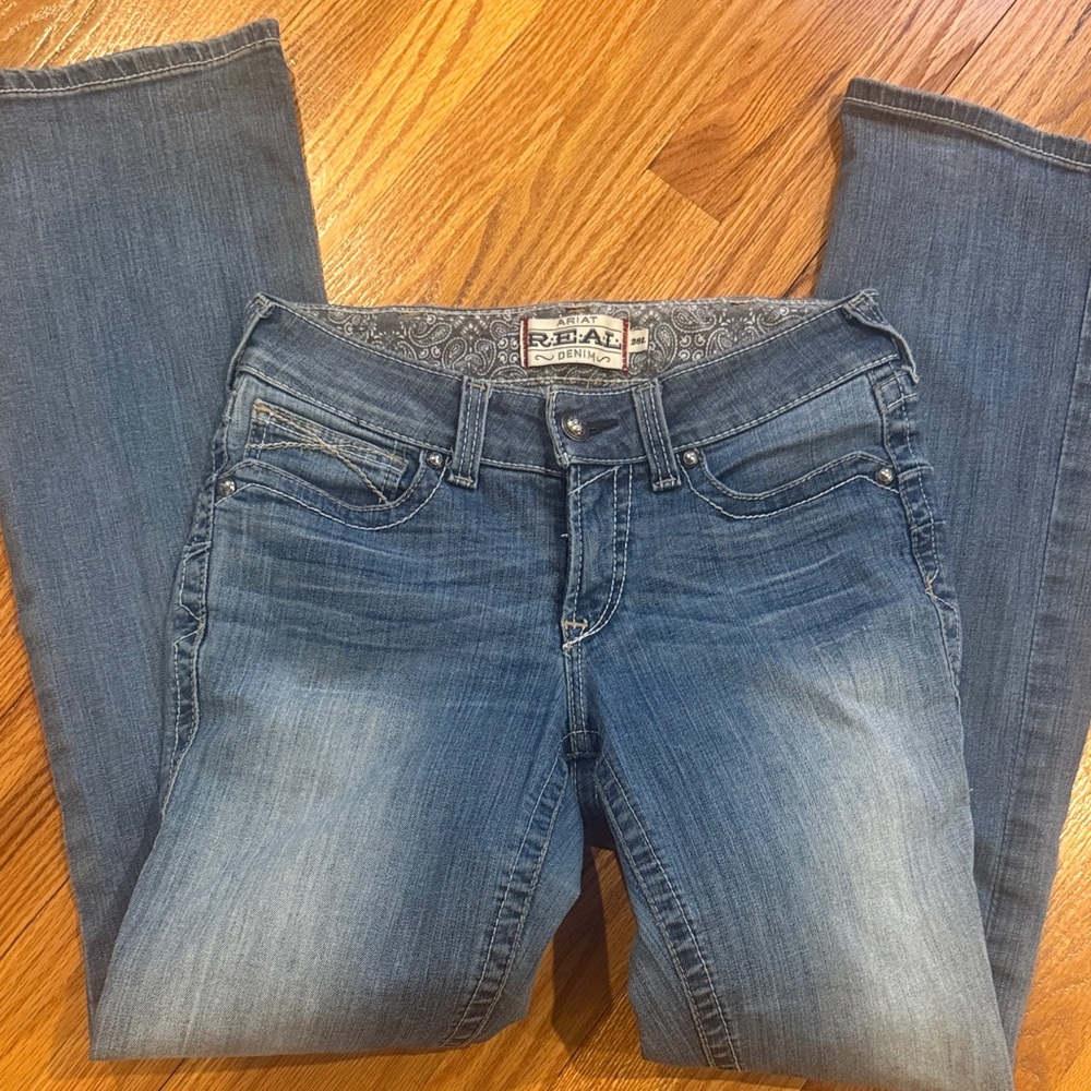 Ariat Women’s Boot Cut Jeans in Medium Blue Wash